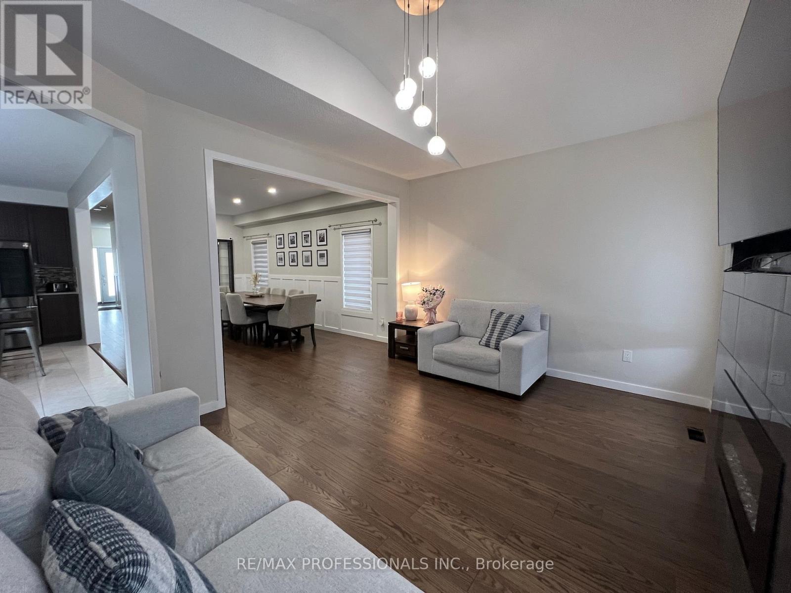 49 Liberty Crescent, Bradford West Gwillimbury, Ontario  L3Z 0P5 - Photo 17 - N12878612