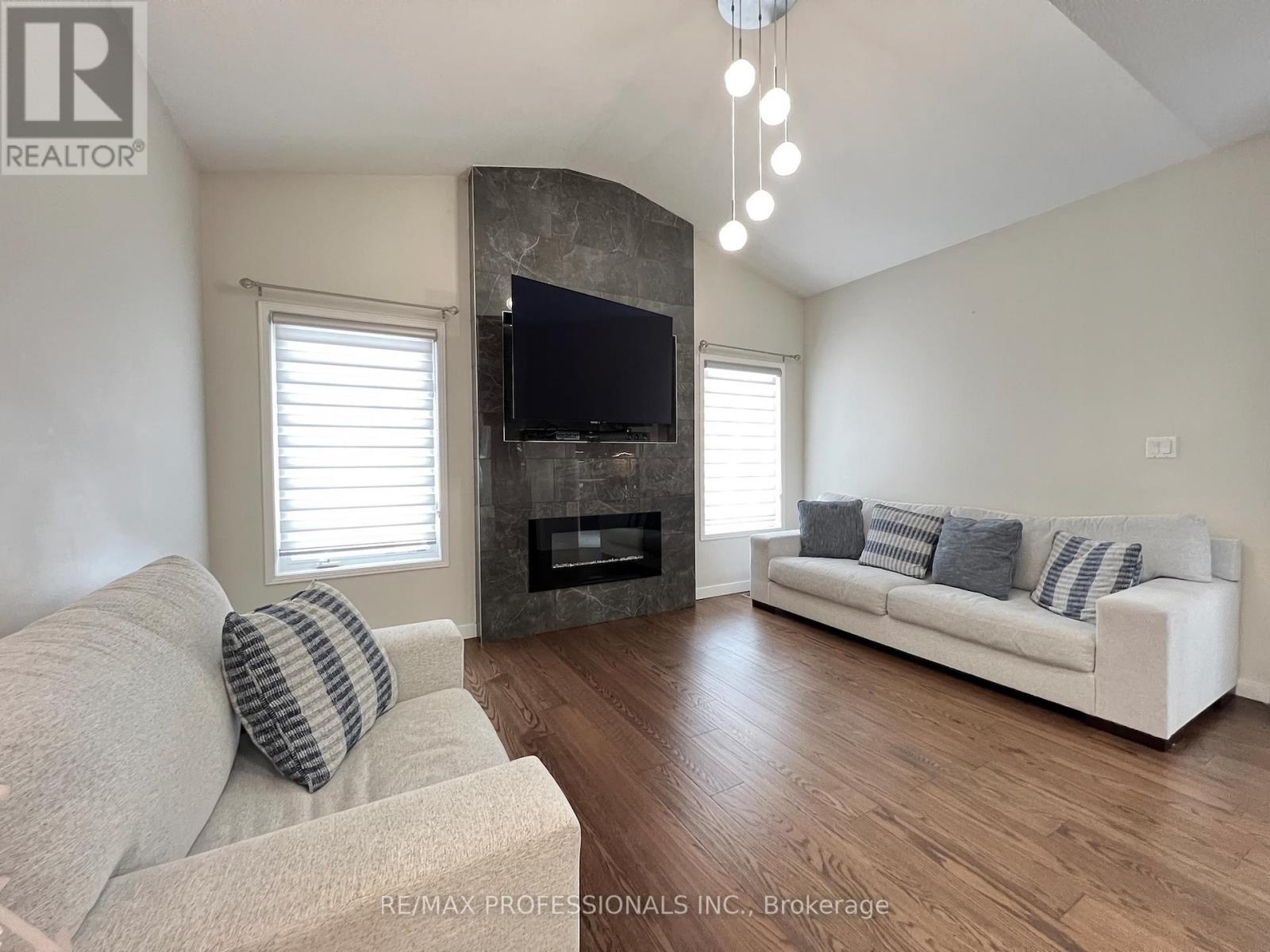 49 Liberty Crescent, Bradford West Gwillimbury, Ontario  L3Z 0P5 - Photo 22 - N12878612