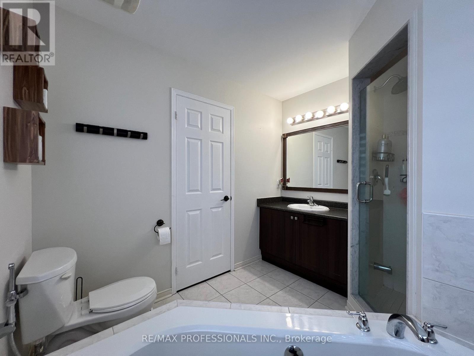 49 Liberty Crescent, Bradford West Gwillimbury, Ontario  L3Z 0P5 - Photo 30 - N12878612