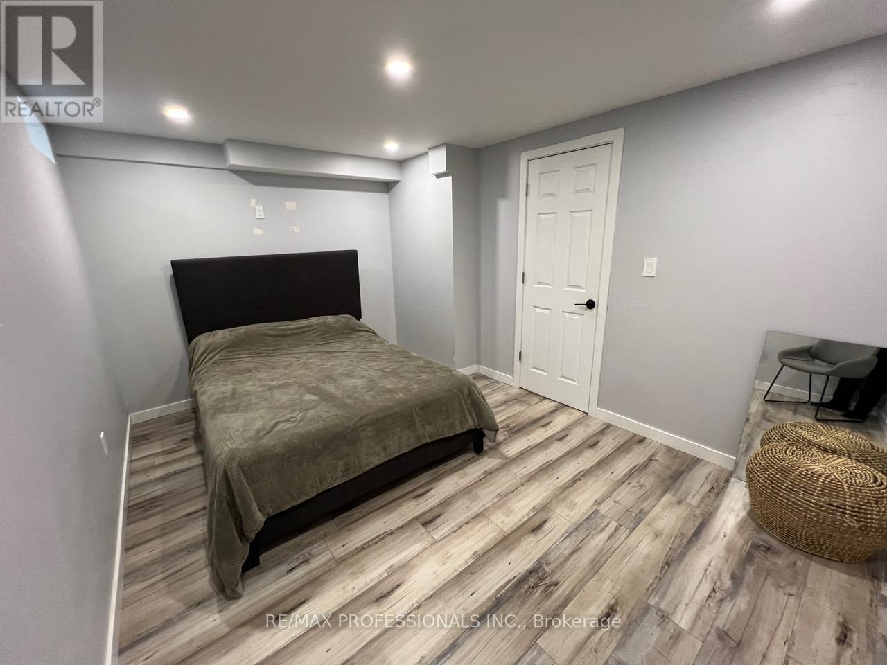 49 Liberty Crescent, Bradford West Gwillimbury, Ontario  L3Z 0P5 - Photo 45 - N12878612