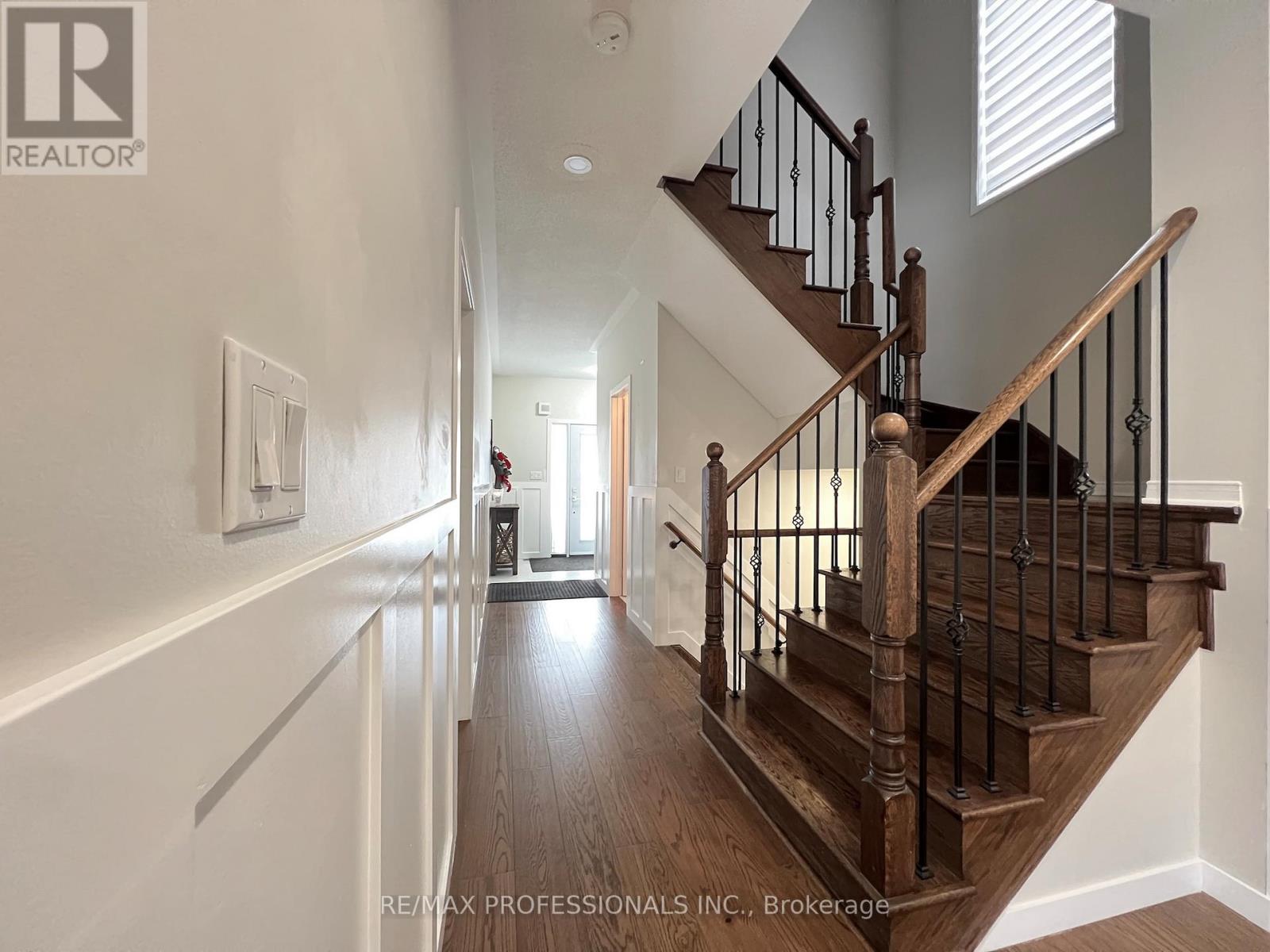 49 Liberty Crescent, Bradford West Gwillimbury, Ontario  L3Z 0P5 - Photo 6 - N12878612