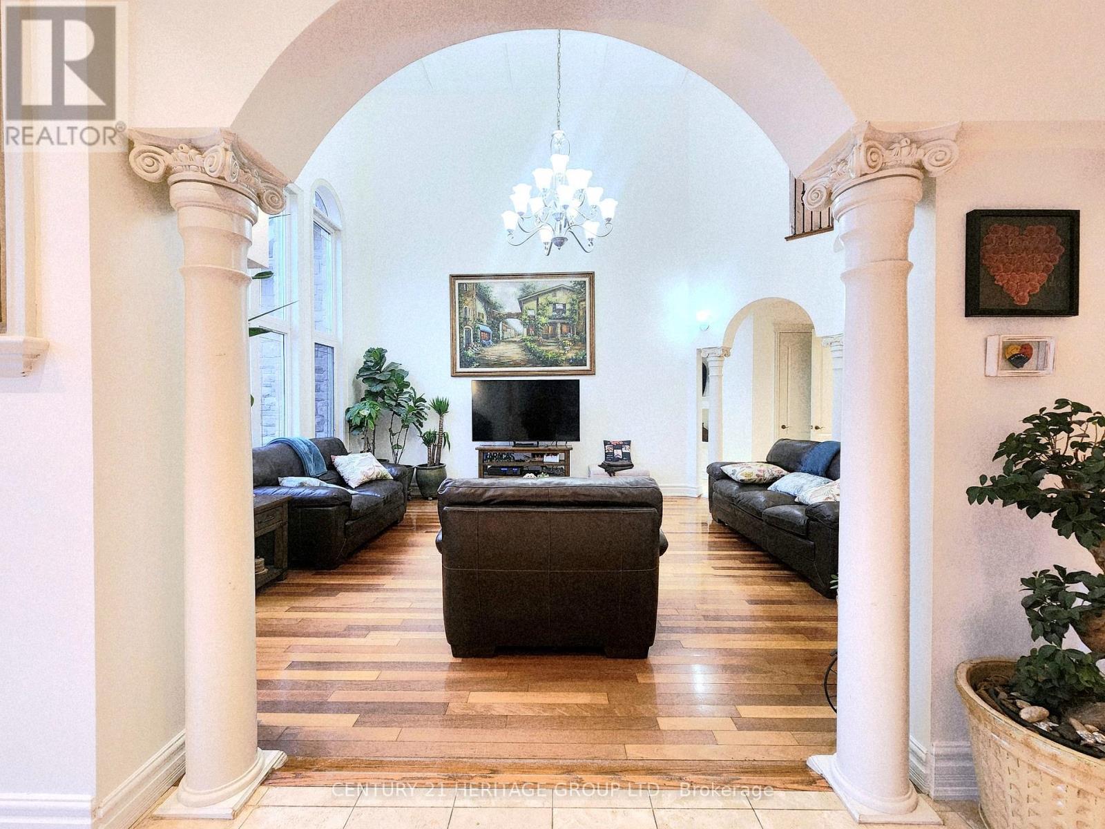 12 Prince Adam Court, King, Ontario  L7B 1M1 - Photo 17 - N12878618