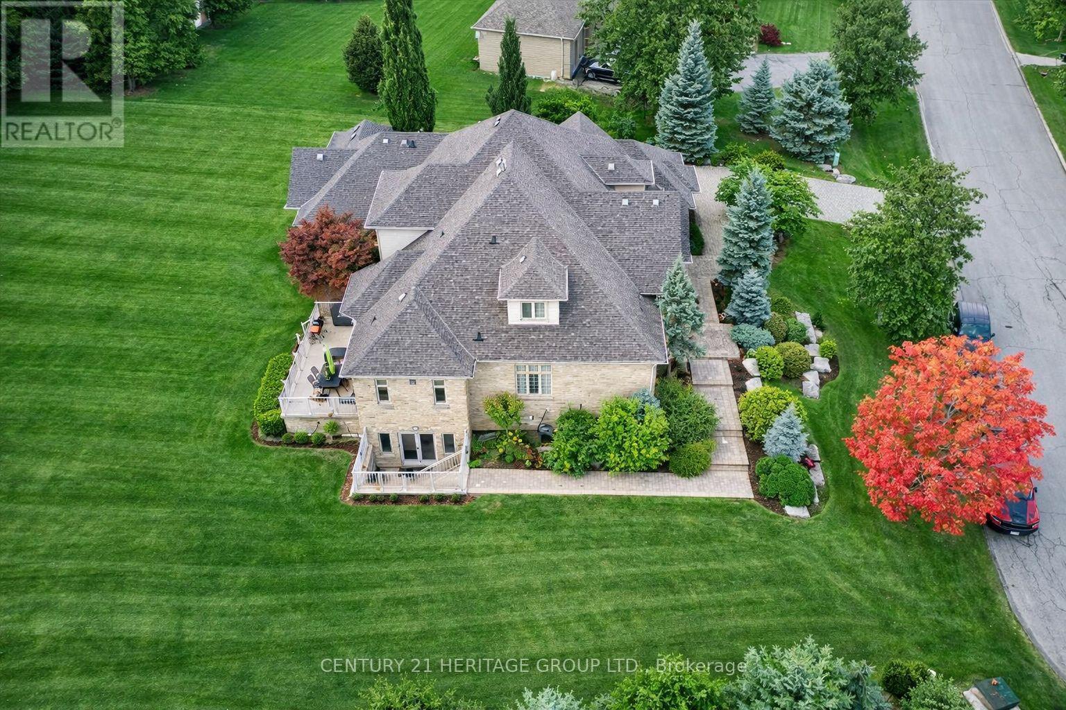 12 Prince Adam Court, King, Ontario  L7B 1M1 - Photo 2 - N12878618