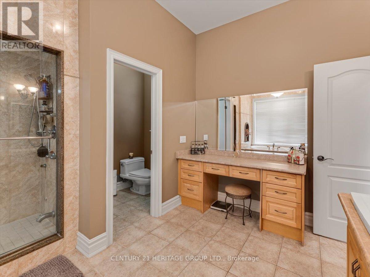 12 Prince Adam Court, King, Ontario  L7B 1M1 - Photo 25 - N12878618