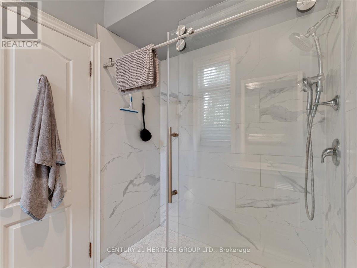 12 Prince Adam Court, King, Ontario  L7B 1M1 - Photo 28 - N12878618