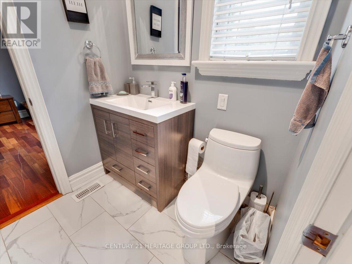 12 Prince Adam Court, King, Ontario  L7B 1M1 - Photo 29 - N12878618