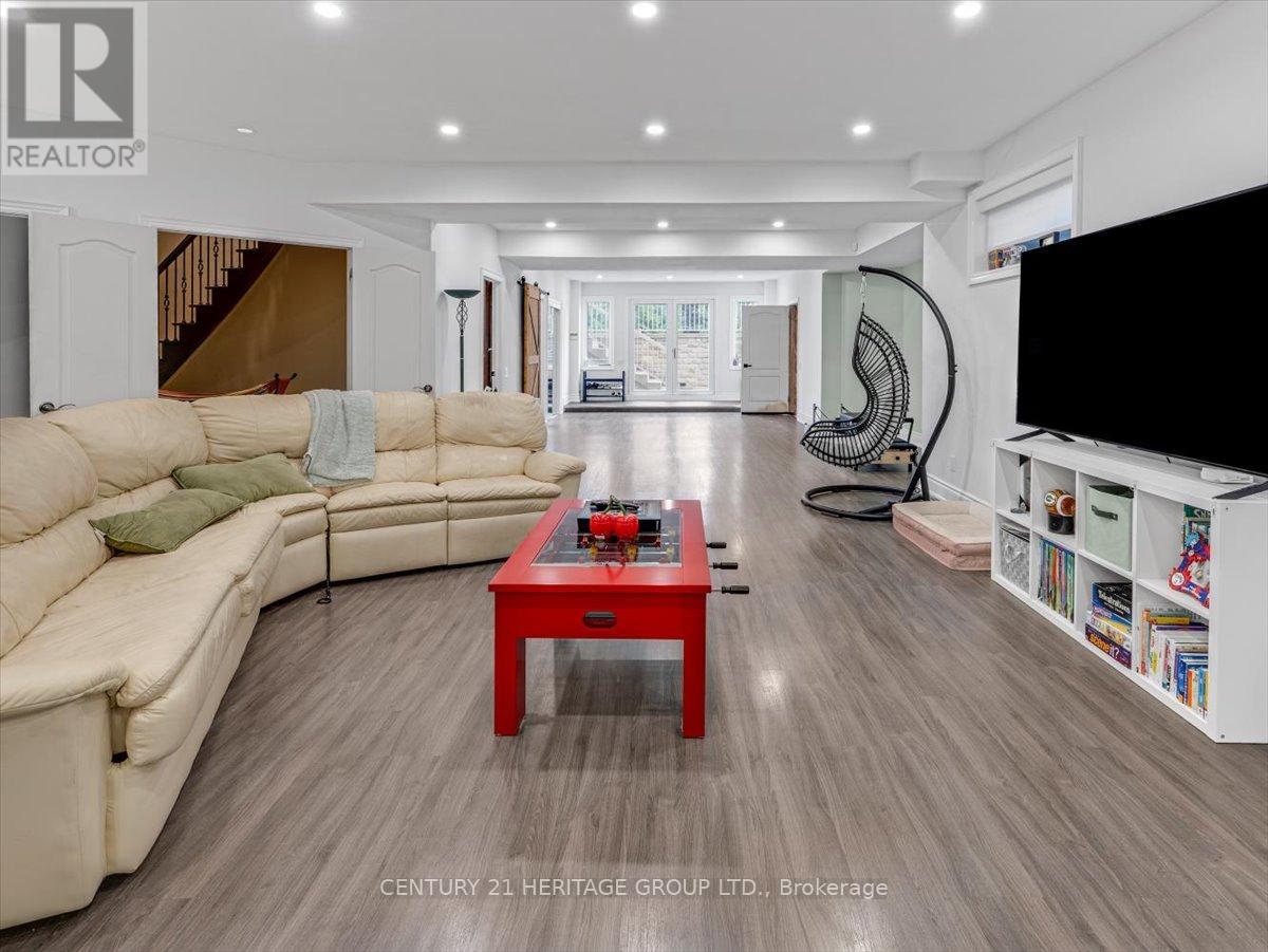 12 Prince Adam Court, King, Ontario  L7B 1M1 - Photo 37 - N12878618