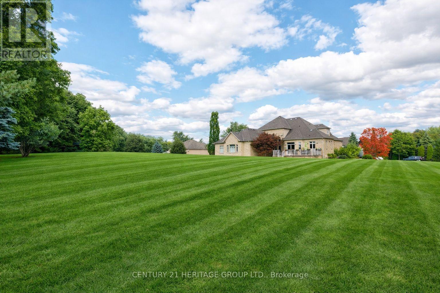 12 Prince Adam Court, King, Ontario  L7B 1M1 - Photo 4 - N12878618