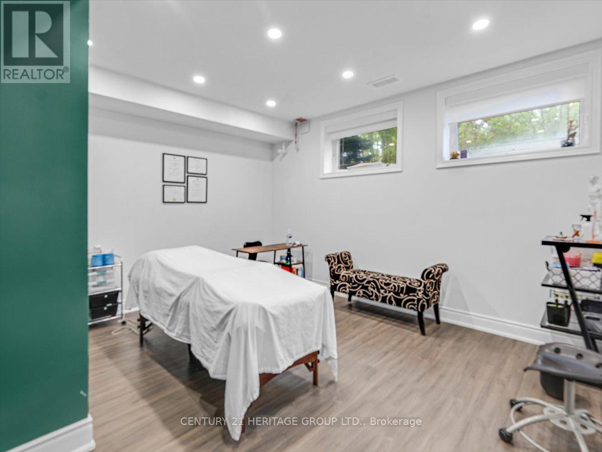 12 Prince Adam Court, King, Ontario  L7B 1M1 - Photo 43 - N12878618