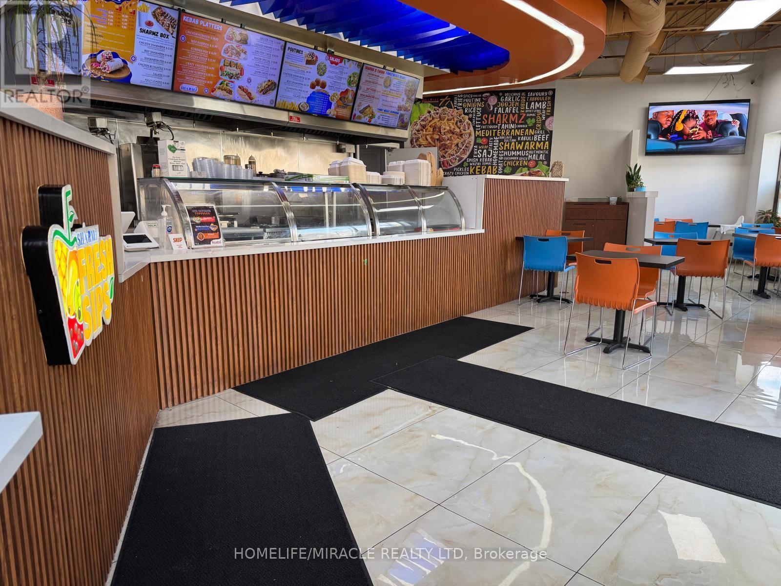 3 - 135 Main Street N, Brampton, Ontario  L6X 1M9 - Photo 2 - W12878580