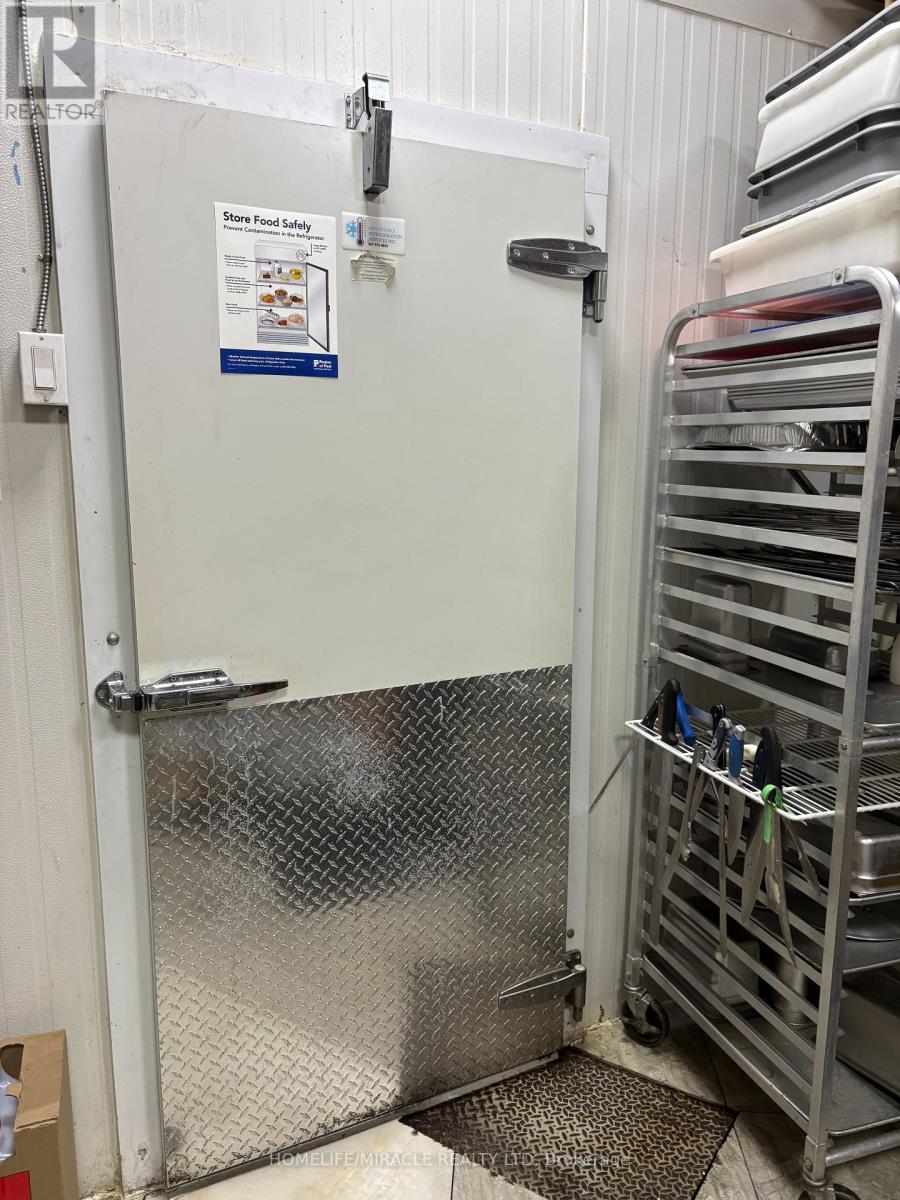 3 - 135 Main Street N, Brampton, Ontario  L6X 1M9 - Photo 7 - W12878580