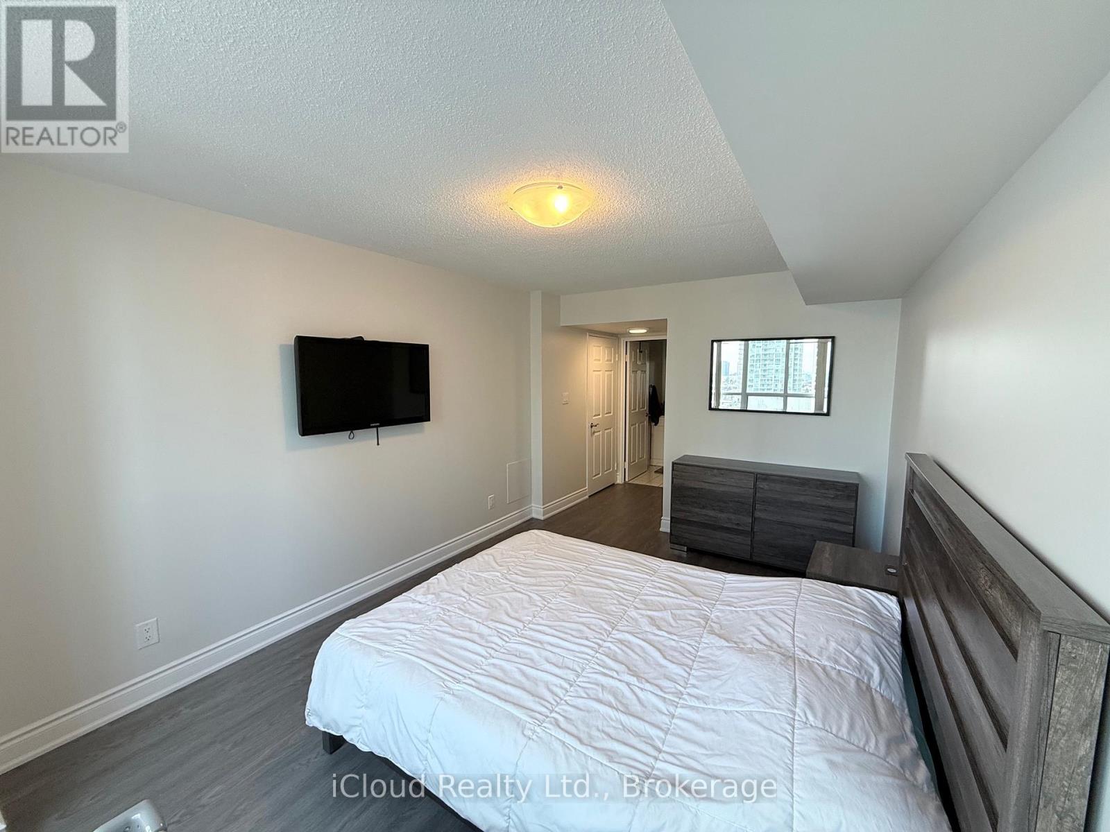 1509 - 156 Enfield Place, Mississauga, Ontario  L5B 4L8 - Photo 12 - W12878596
