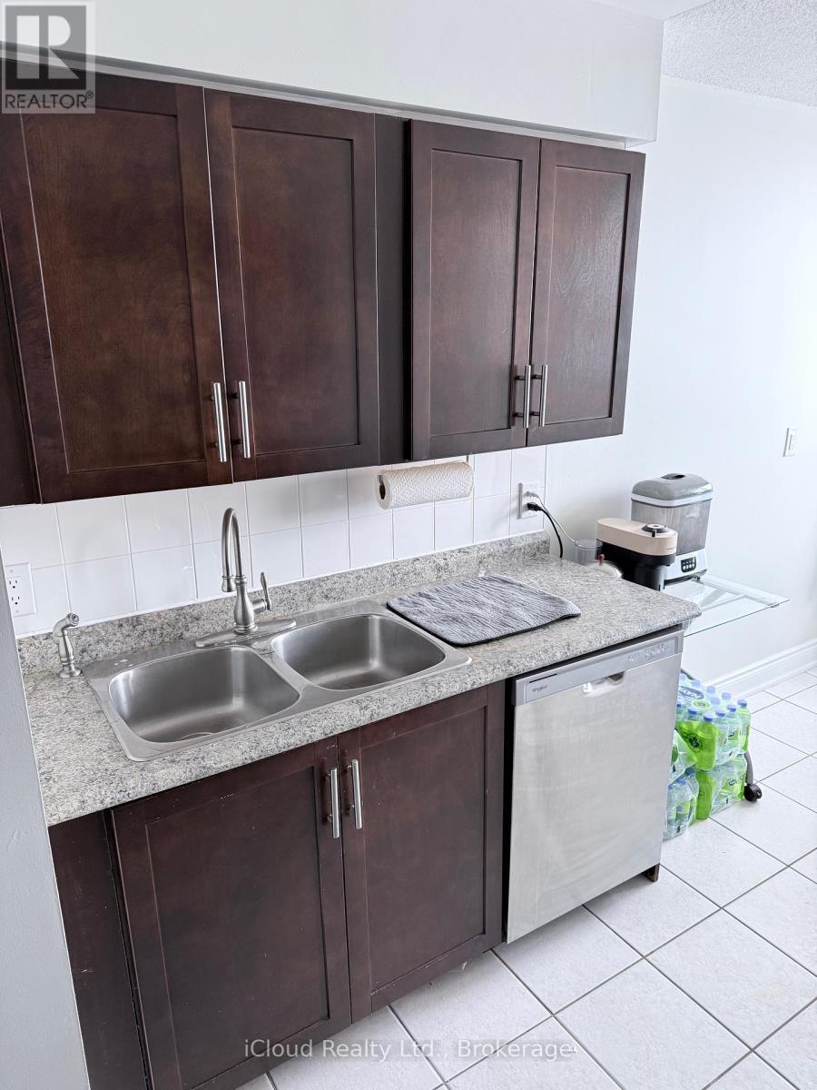 1509 - 156 Enfield Place, Mississauga, Ontario  L5B 4L8 - Photo 3 - W12878596