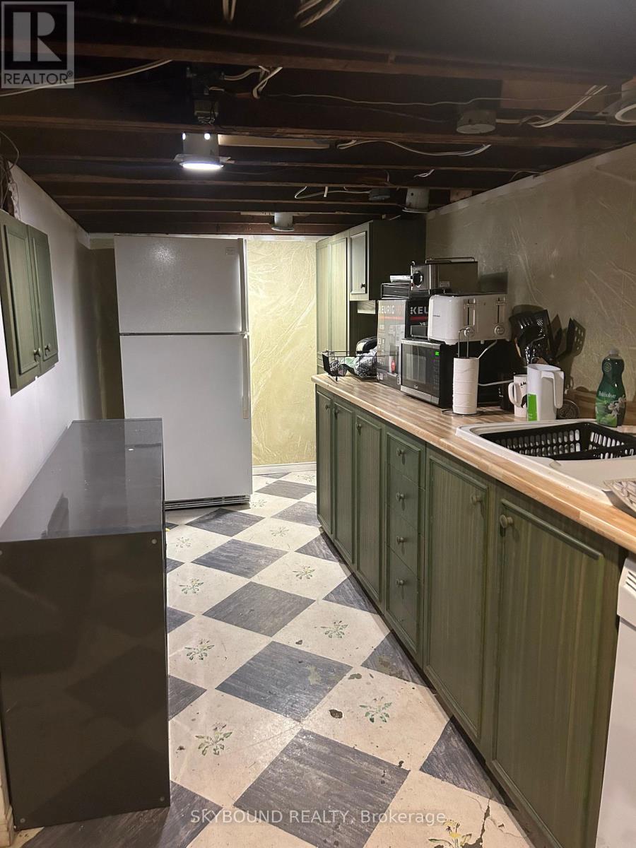 196 Evans Avenue, Toronto, Ontario  M8Z 1J7 - Photo 6 - W12878602