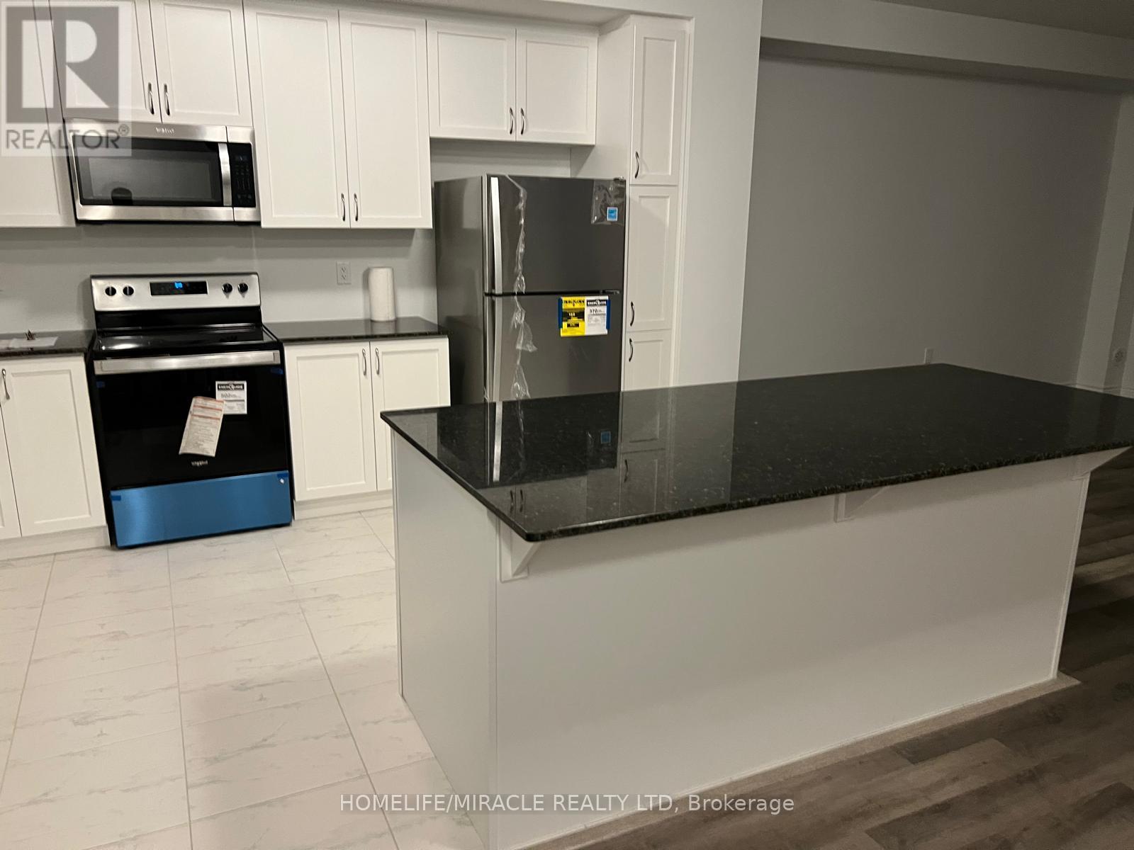 232 Keppel Circle, Brampton, Ontario  L7A 5K3 - Photo 12 - W12878606