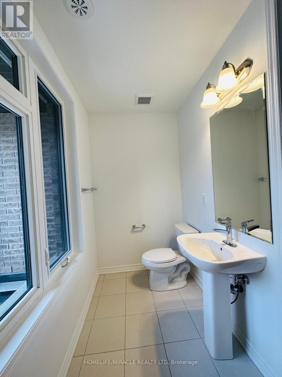 232 Keppel Circle, Brampton, Ontario  L7A 5K3 - Photo 4 - W12878606