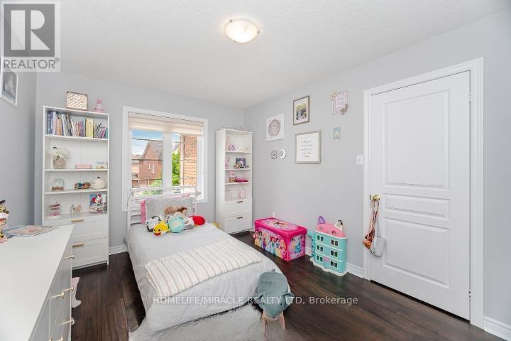 25 Baby Pointe Trail, Brampton, Ontario  L7A 0W3 - Photo 8 - W12878632