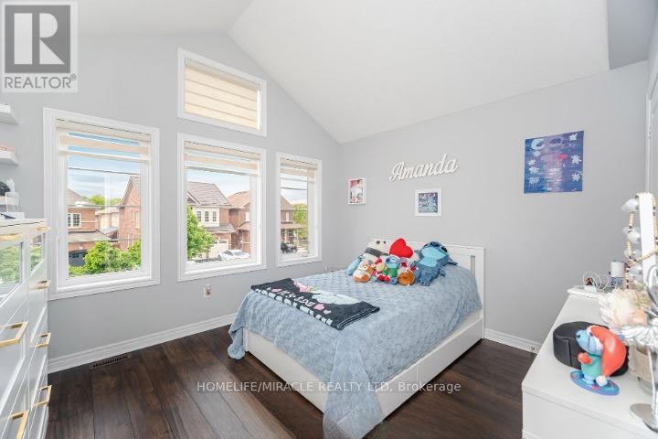 25 Baby Pointe Trail, Brampton, Ontario  L7A 0W3 - Photo 9 - W12878632