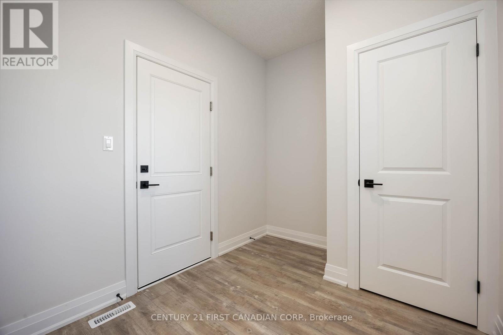 115 Addison Avenue, Lucan Biddulph (Lucan), Ontario  N0M 2J0 - Photo 13 - X12878522