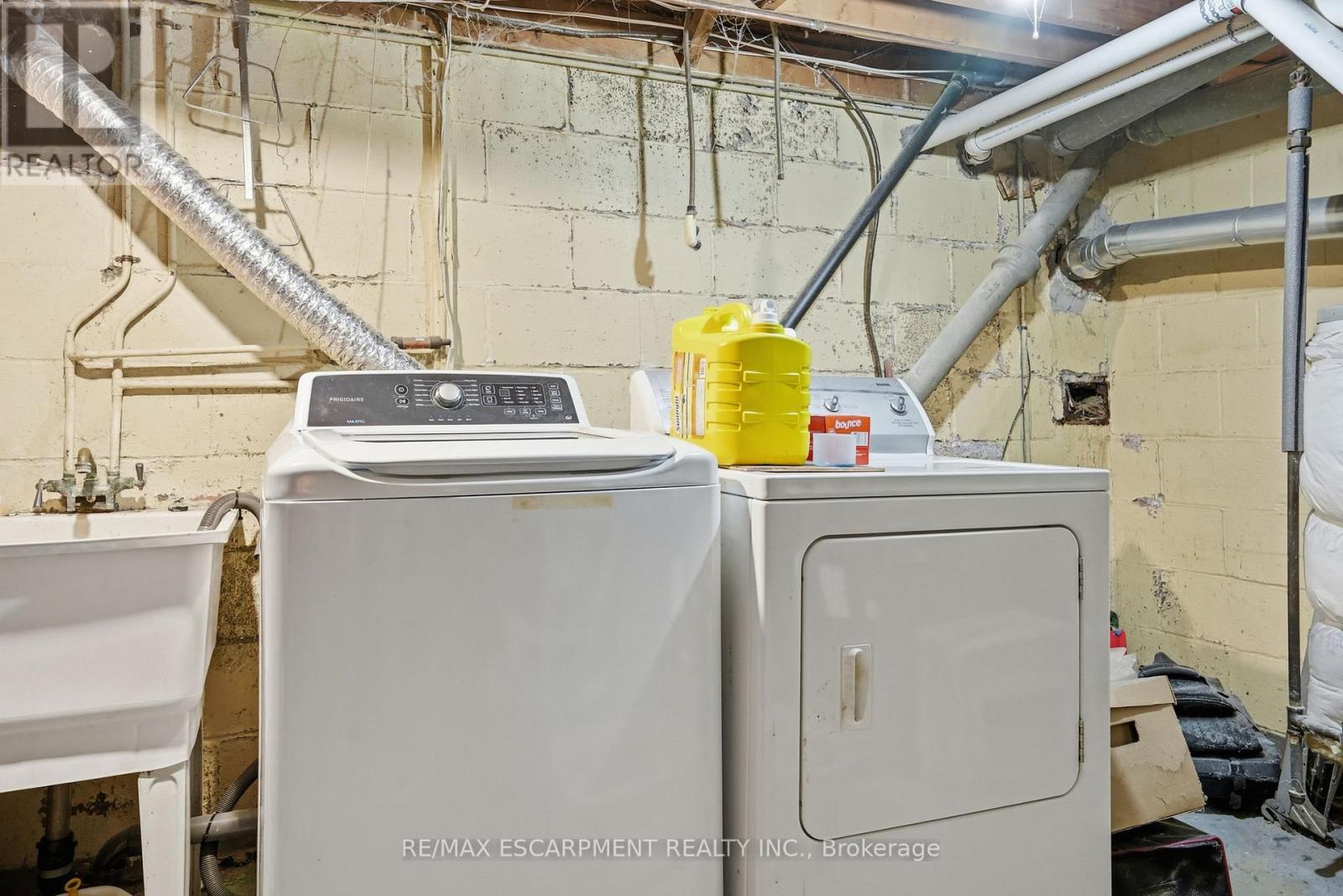 424 East 42nd Street, Hamilton, Ontario  L8T 3A9 - Photo 12 - X12878610