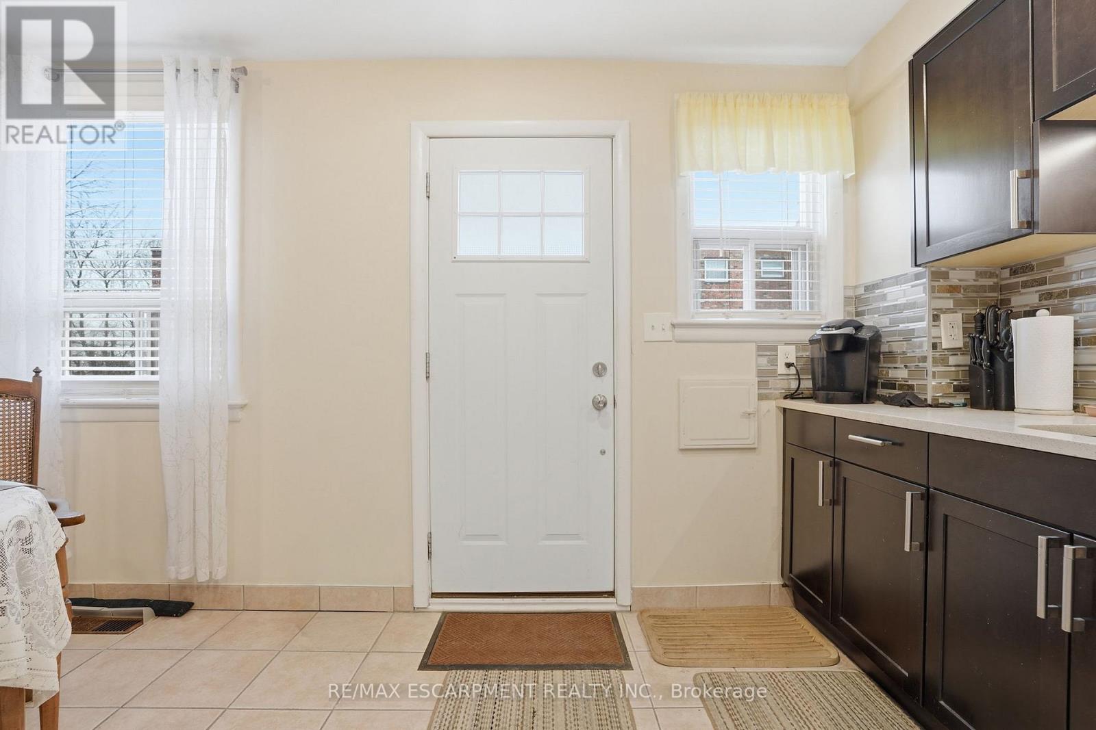 424 East 42nd Street, Hamilton, Ontario  L8T 3A9 - Photo 5 - X12878610