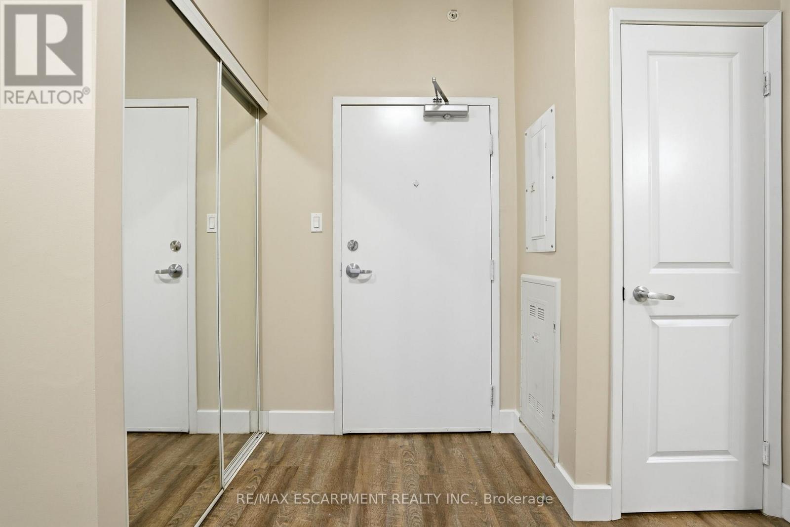 309 - 149 Main Street W, Hamilton, Ontario  L8P 1H9 - Photo 4 - X12878626