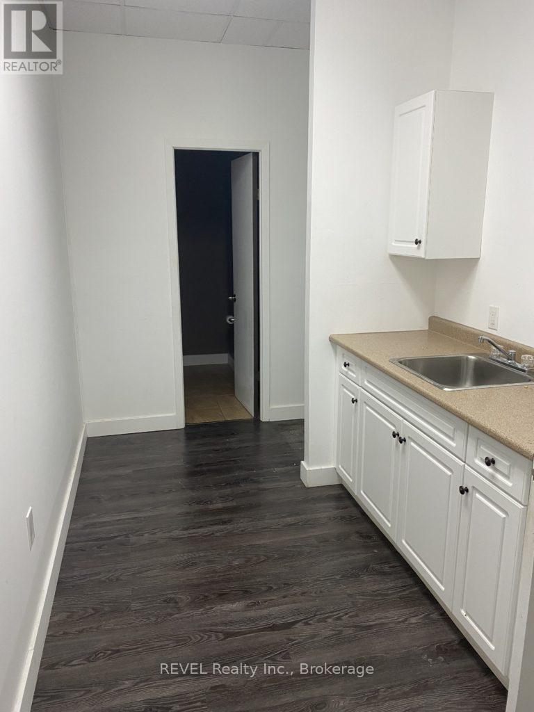 M3 - 112 Queenston Street, St. Catharines, Ontario  L2R 2Z4 - Photo 6 - X12685196