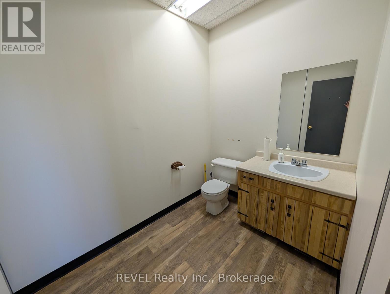 201 - 112 Queenston Street, St. Catharines, Ontario  L2R 2Z4 - Photo 8 - X12685198