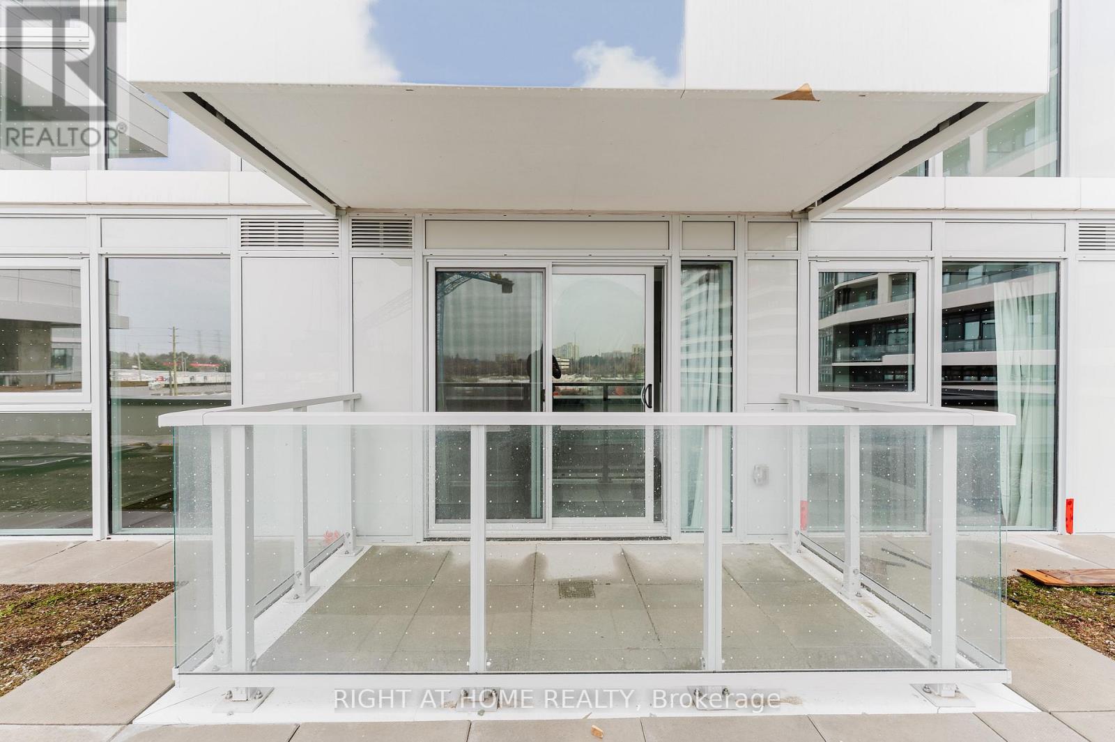 1010 Sandy Beach Road, Pickering, Ontario  L1W 0C7 - Photo 14 - E12869326