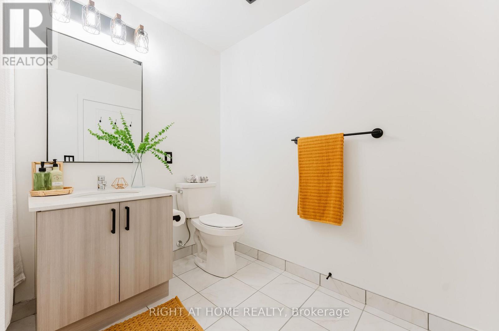 1010 Sandy Beach Road, Pickering, Ontario  L1W 0C7 - Photo 11 - E12869326