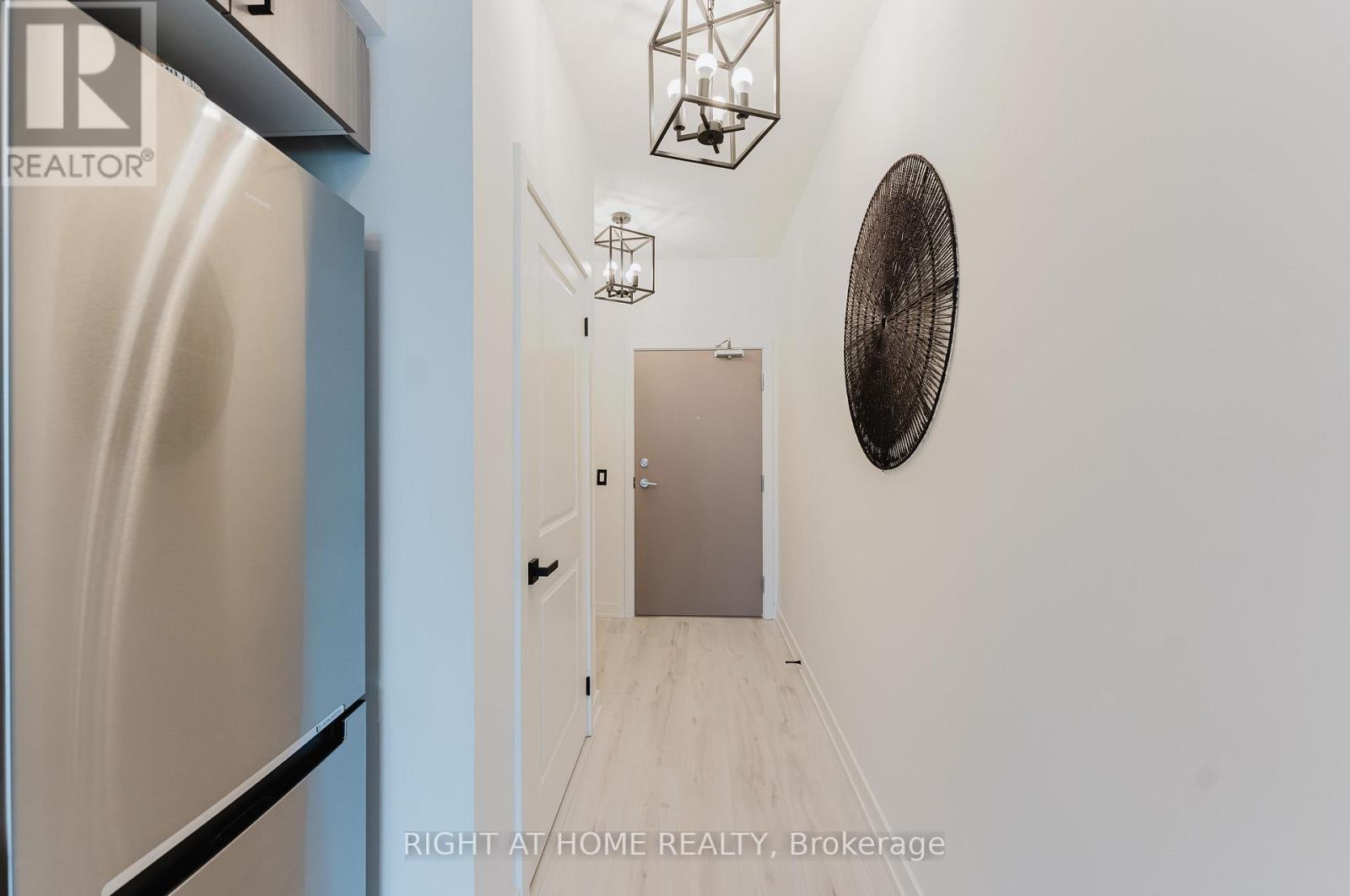 1010 Sandy Beach Road, Pickering, Ontario  L1W 0C7 - Photo 4 - E12869326