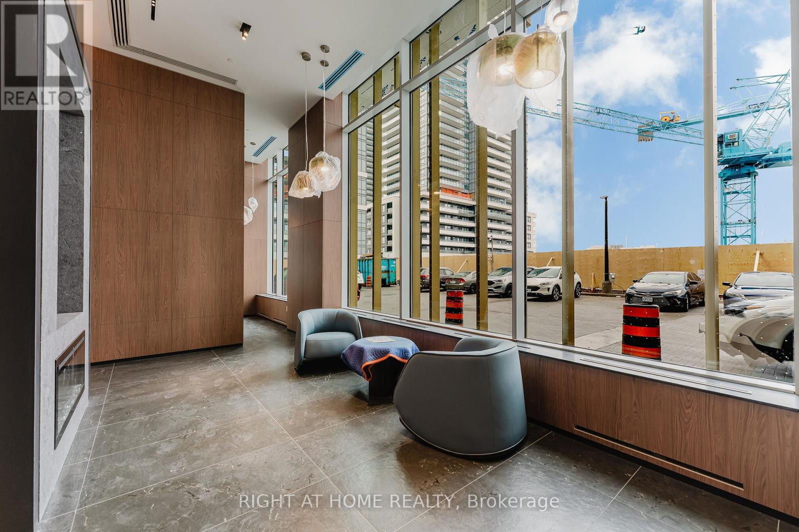 1010 Sandy Beach Road, Pickering, Ontario  L1W 0C7 - Photo 19 - E12869326