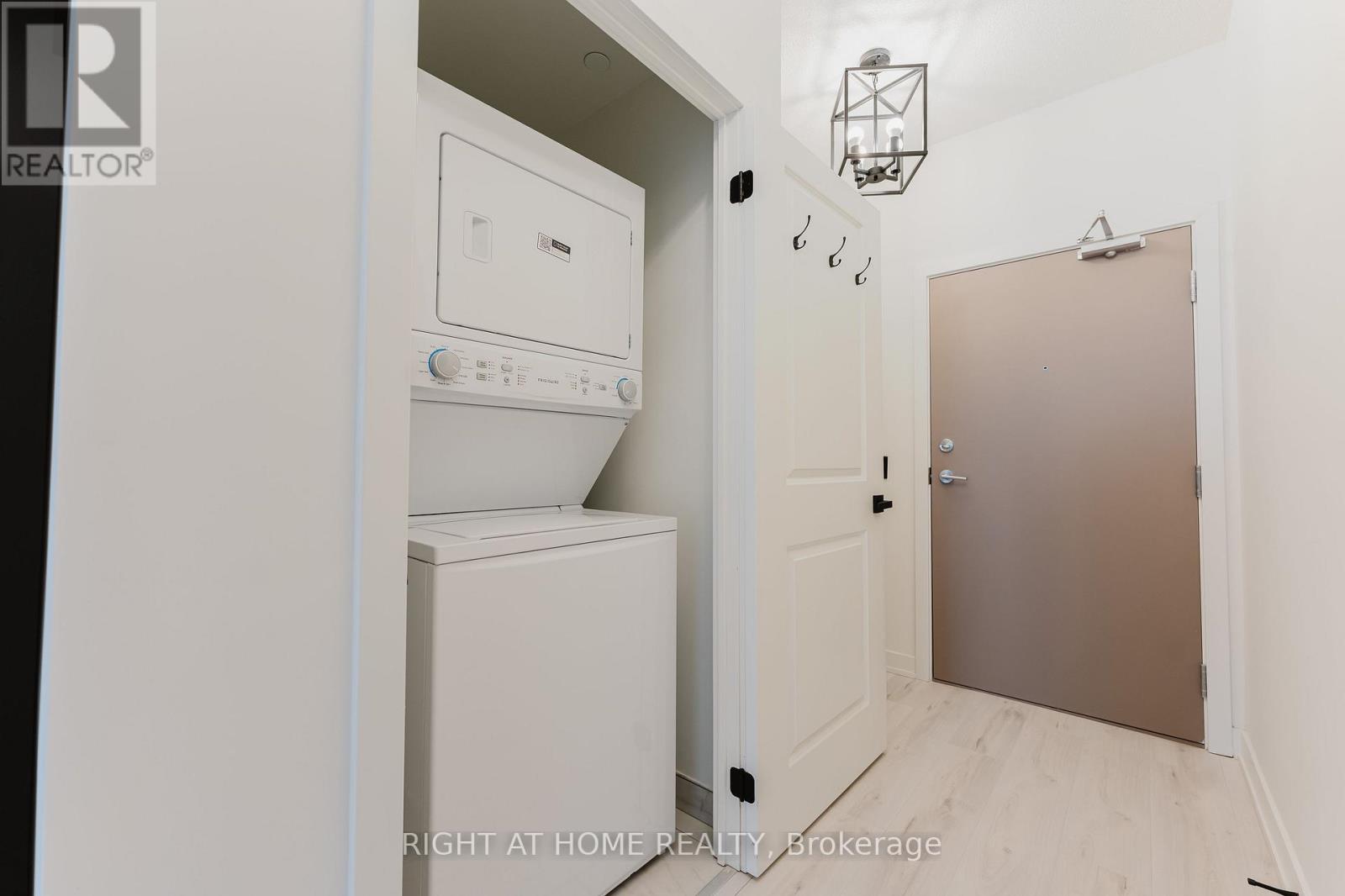 1010 Sandy Beach Road, Pickering, Ontario  L1W 0C7 - Photo 5 - E12869326