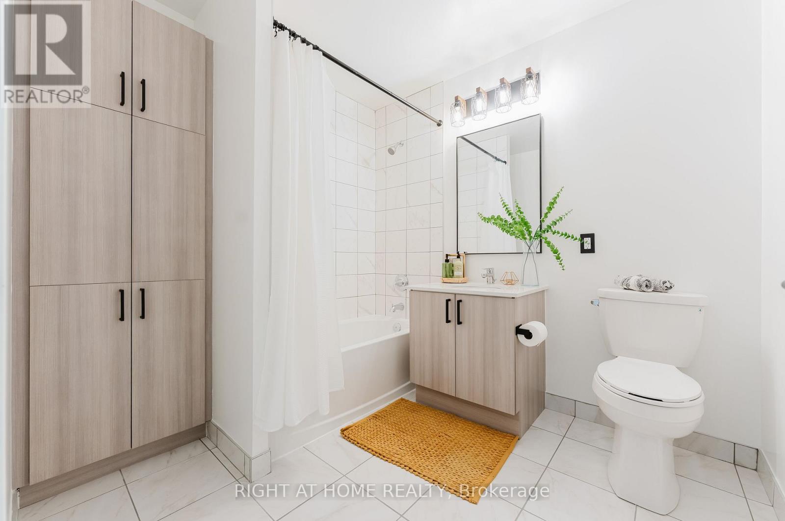 1010 Sandy Beach Road, Pickering, Ontario  L1W 0C7 - Photo 9 - E12869326