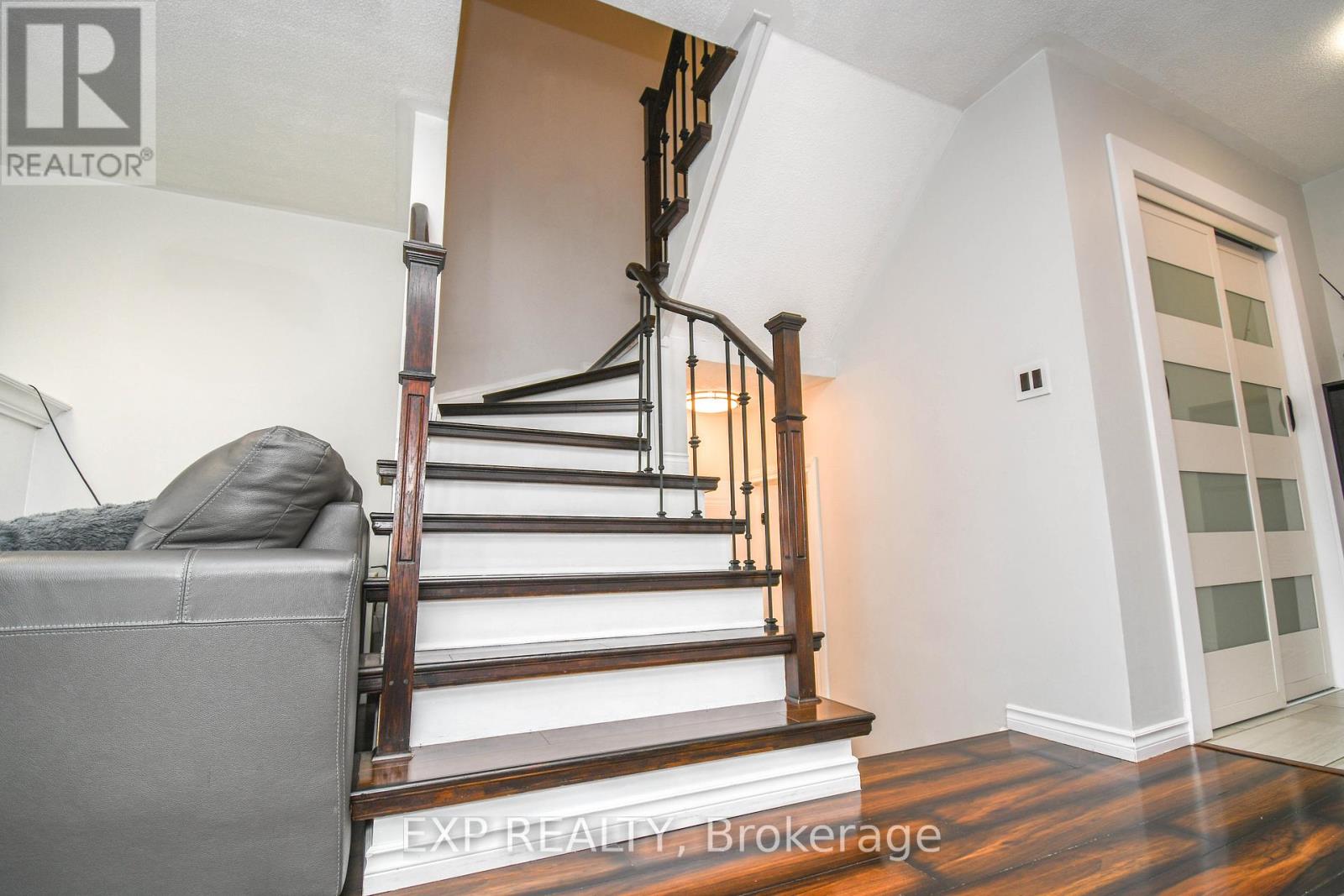 30 Aikens Crescent, Barrie, Ontario  L4N 8M6 - Photo 10 - S12877532