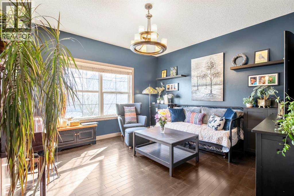 77 Elgin Meadows Manor Se, Calgary, Alberta  T2Z 0S1 - Photo 3 - A2289947