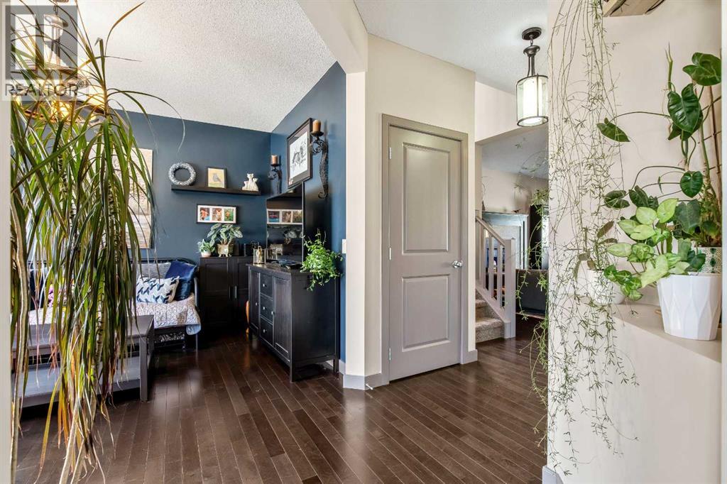 77 Elgin Meadows Manor Se, Calgary, Alberta  T2Z 0S1 - Photo 4 - A2289947