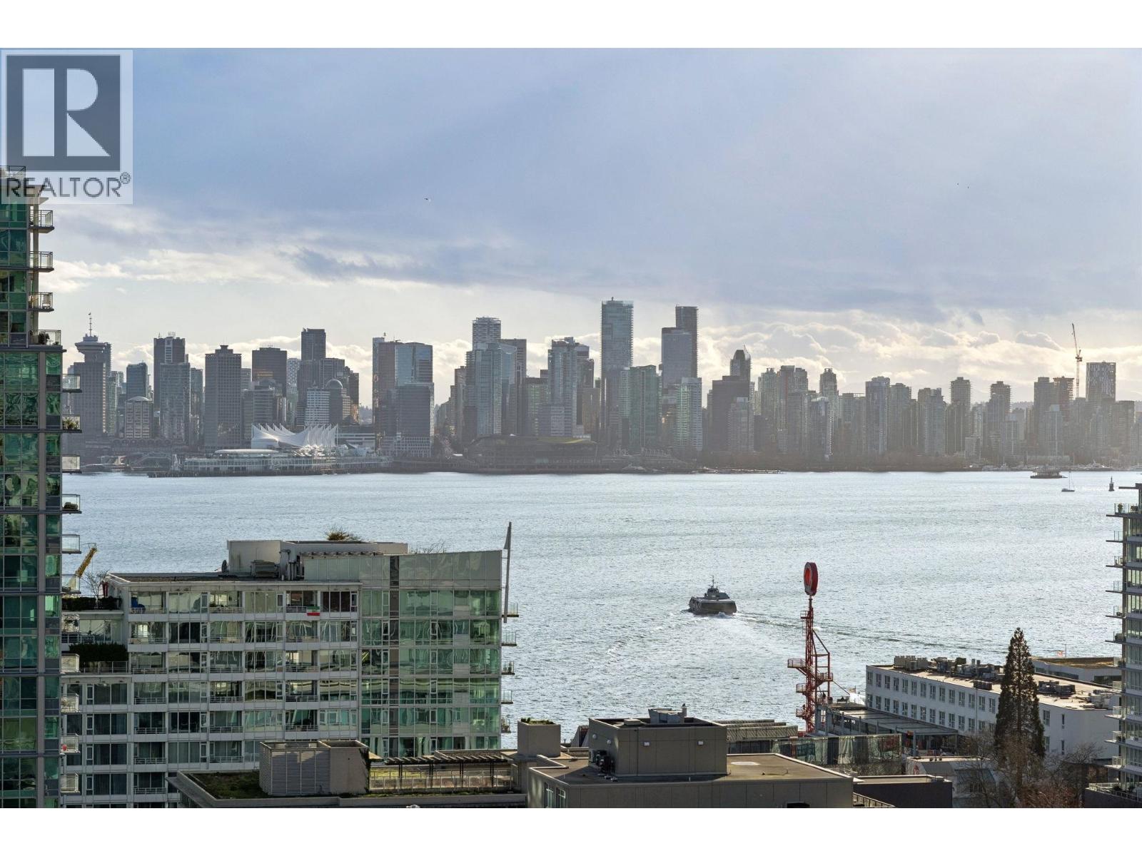 602 131 E 3RD STREET, North Vancouver, British Columbia