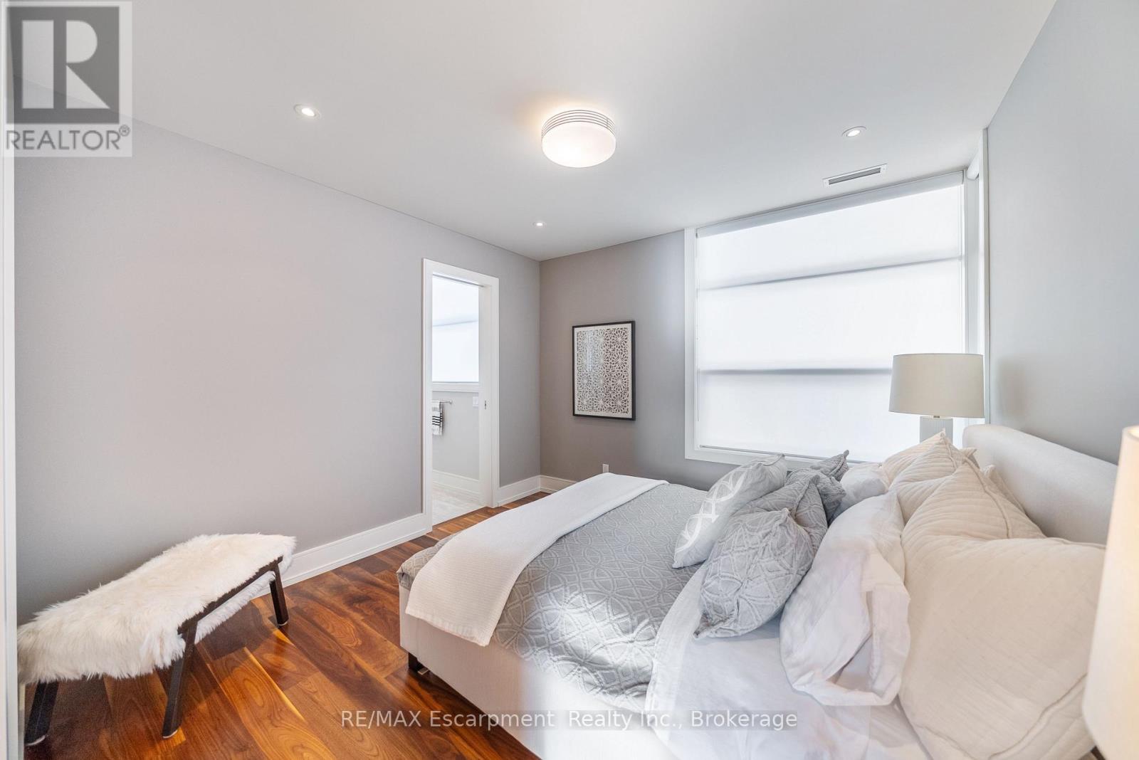 238 Hart Avenue, Burlington, Ontario  L7N 1P1 - Photo 30 - W12878512