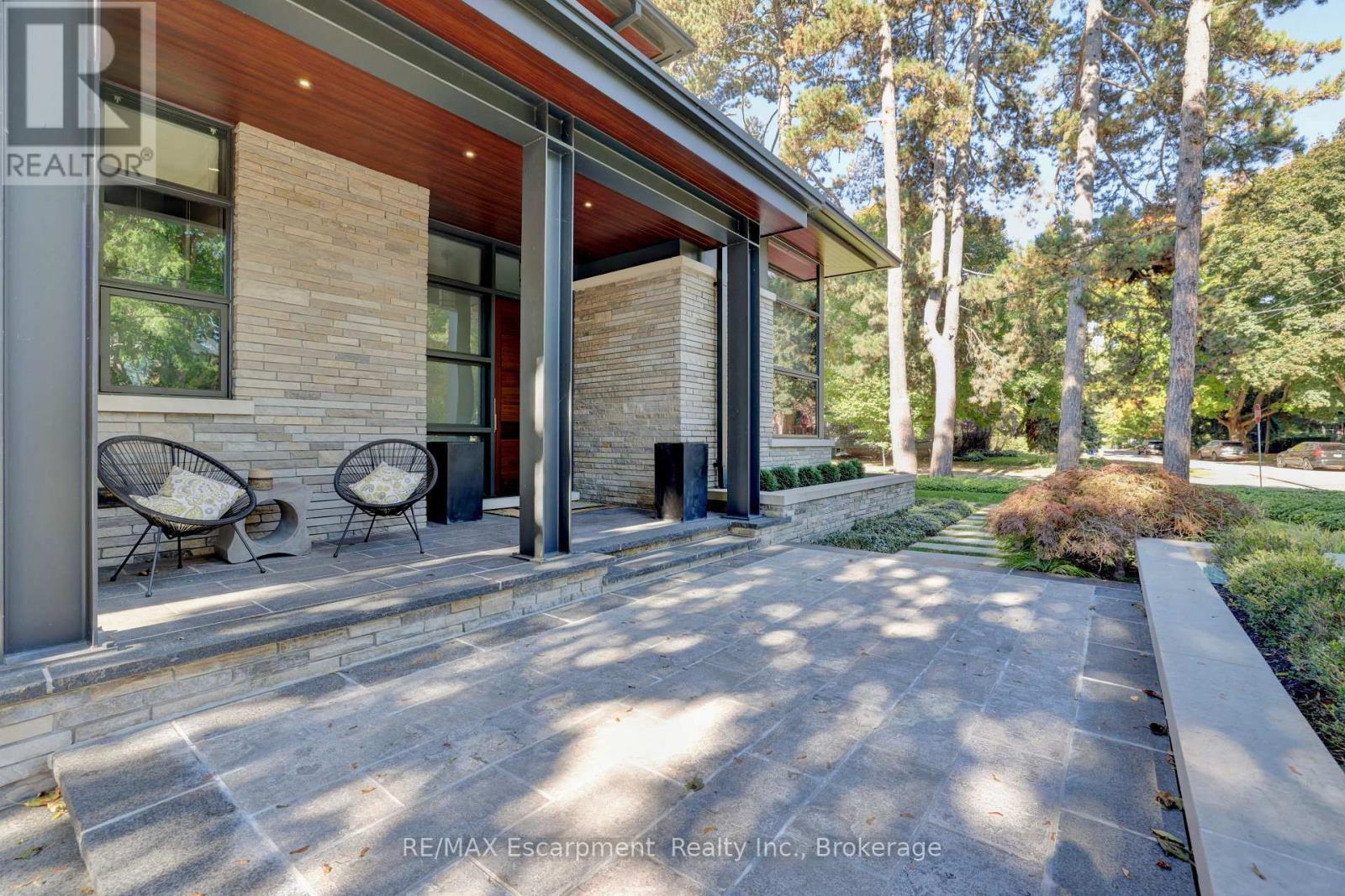 238 Hart Avenue, Burlington, Ontario  L7N 1P1 - Photo 4 - W12878512