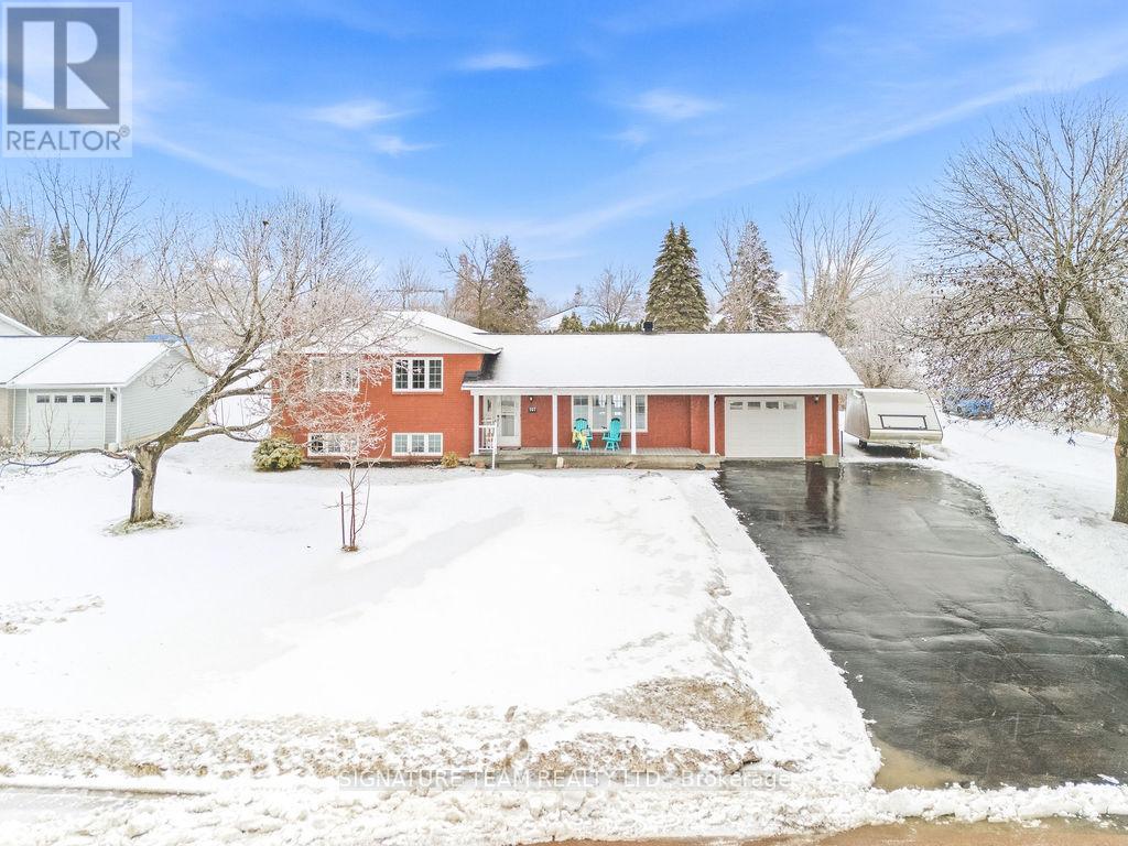 107 BROOKLYN STREET, Laurentian Valley, Ontario