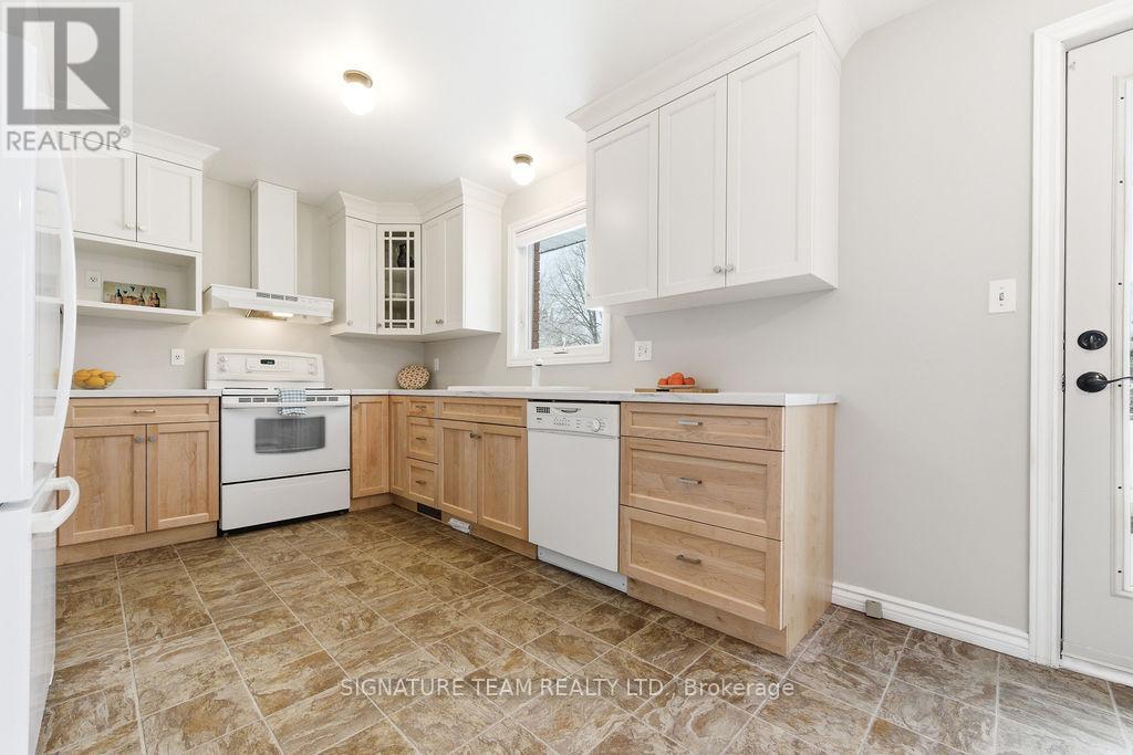 107 Brooklyn Street, Laurentian Valley, Ontario  K8B 1B5 - Photo 24 - X12878672