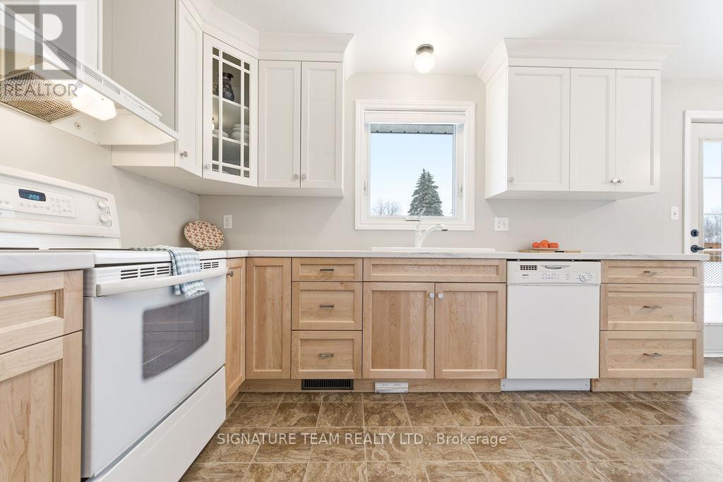 107 Brooklyn Street, Laurentian Valley, Ontario  K8B 1B5 - Photo 26 - X12878672