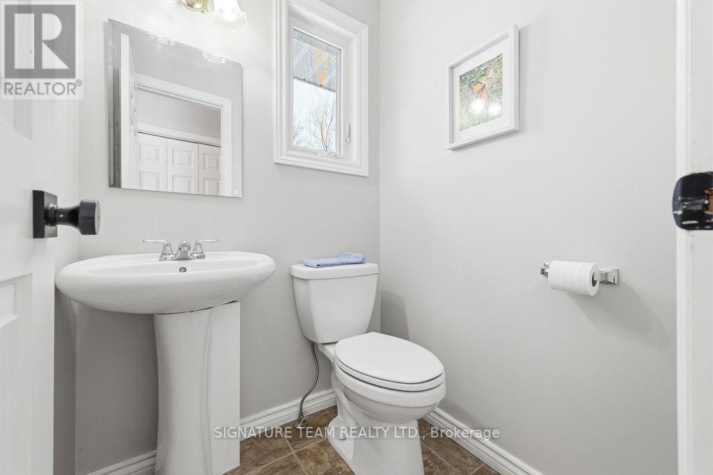 107 Brooklyn Street, Laurentian Valley, Ontario  K8B 1B5 - Photo 27 - X12878672