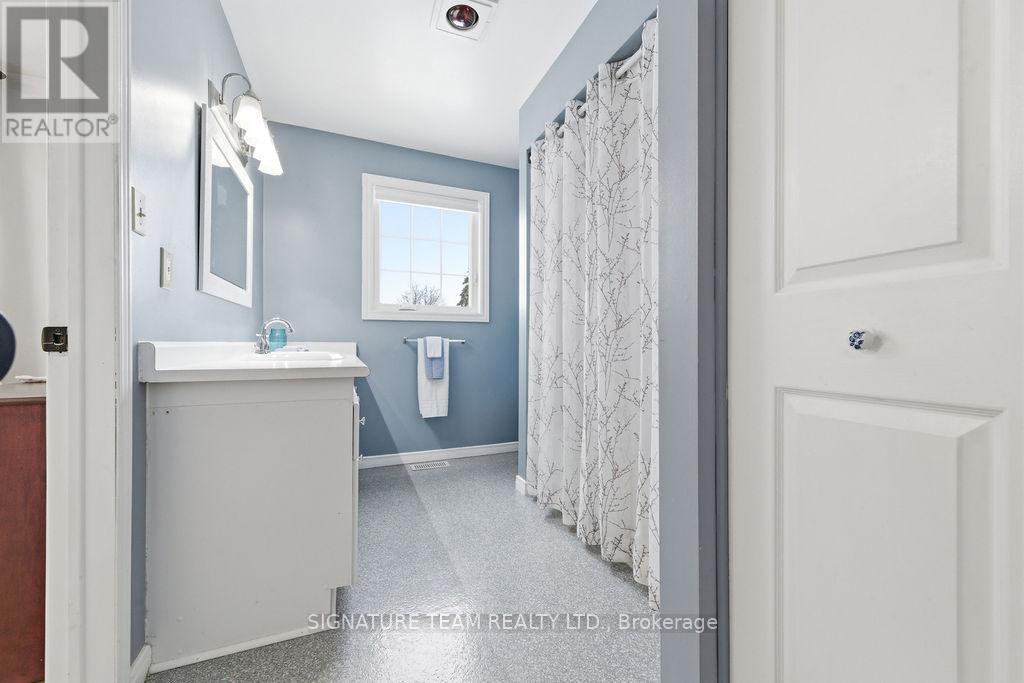 107 Brooklyn Street, Laurentian Valley, Ontario  K8B 1B5 - Photo 32 - X12878672