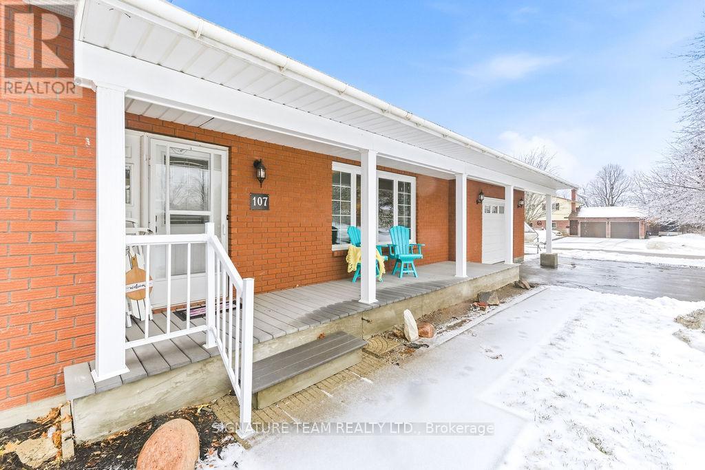 107 Brooklyn Street, Laurentian Valley, Ontario  K8B 1B5 - Photo 4 - X12878672