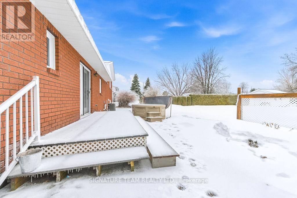107 Brooklyn Street, Laurentian Valley, Ontario  K8B 1B5 - Photo 5 - X12878672