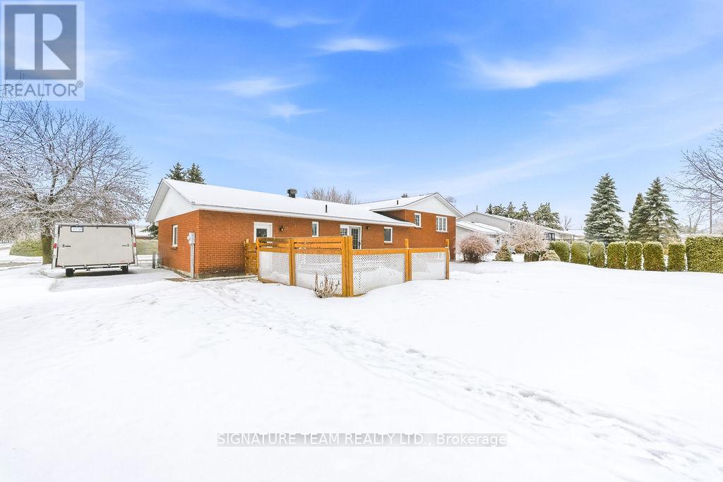 107 Brooklyn Street, Laurentian Valley, Ontario  K8B 1B5 - Photo 8 - X12878672