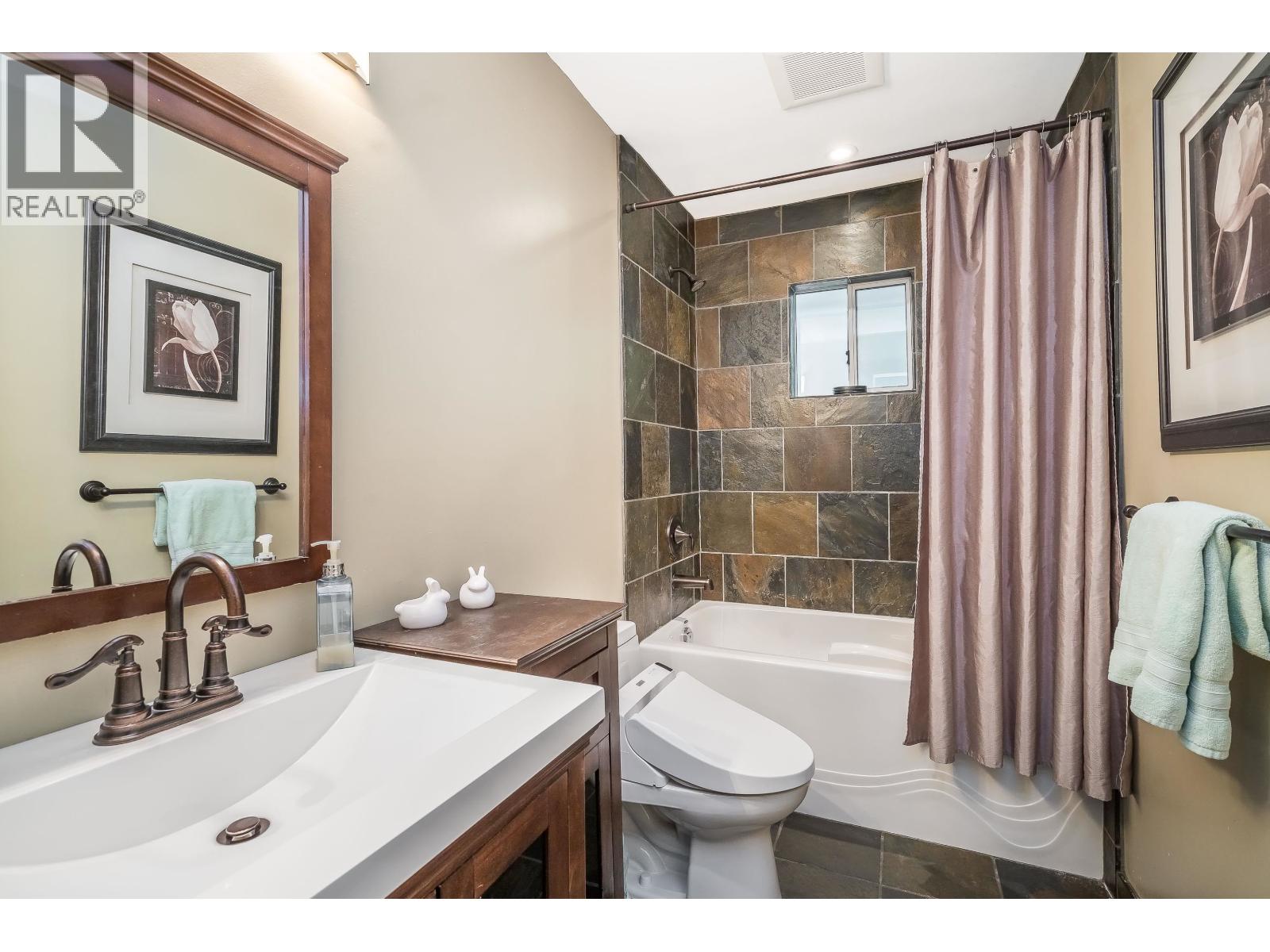 25700 116 Avenue, Maple Ridge, British Columbia  V4R 1Z6 - Photo 14 - R3099118