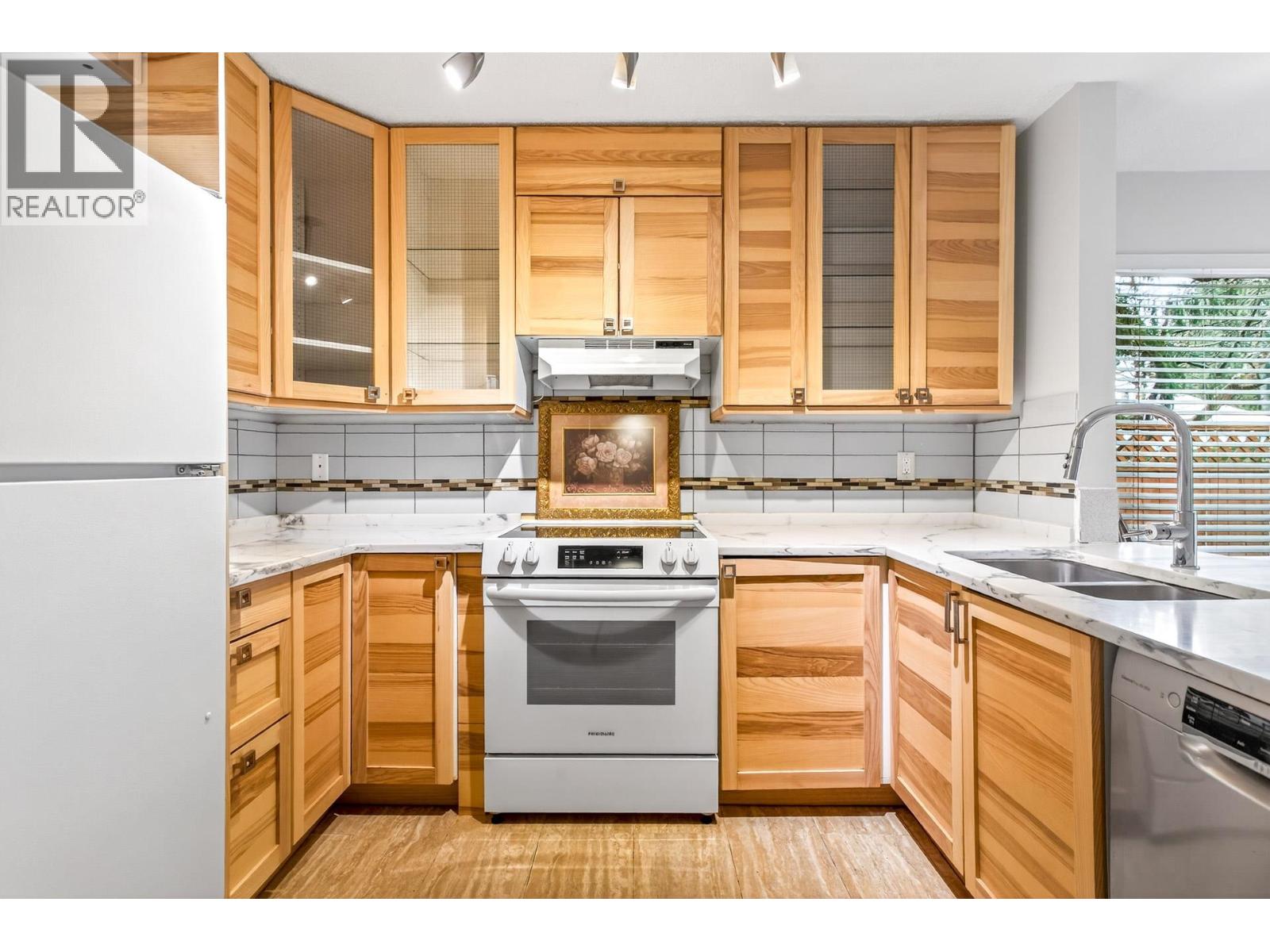 3005 Alderbrook Place, Coquitlam, British Columbia  V3C 4B5 - Photo 8 - R3099456